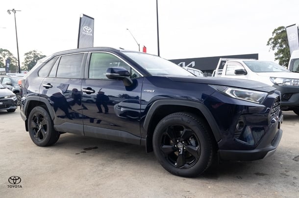 2021 Toyota RAV4 Hybrid Cruiser-AWD image 3