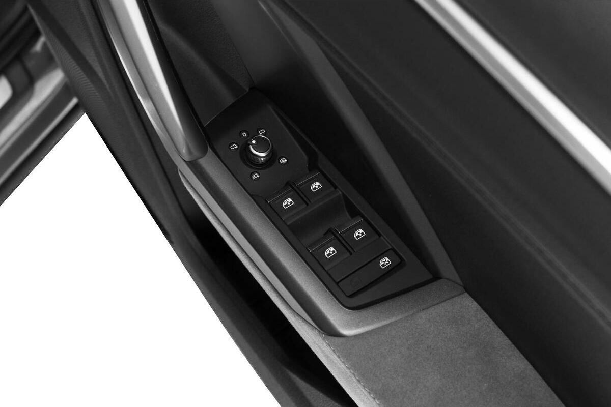 2025 Audi Q3 40 TFSI S Line Auto quattro MY25 image 16