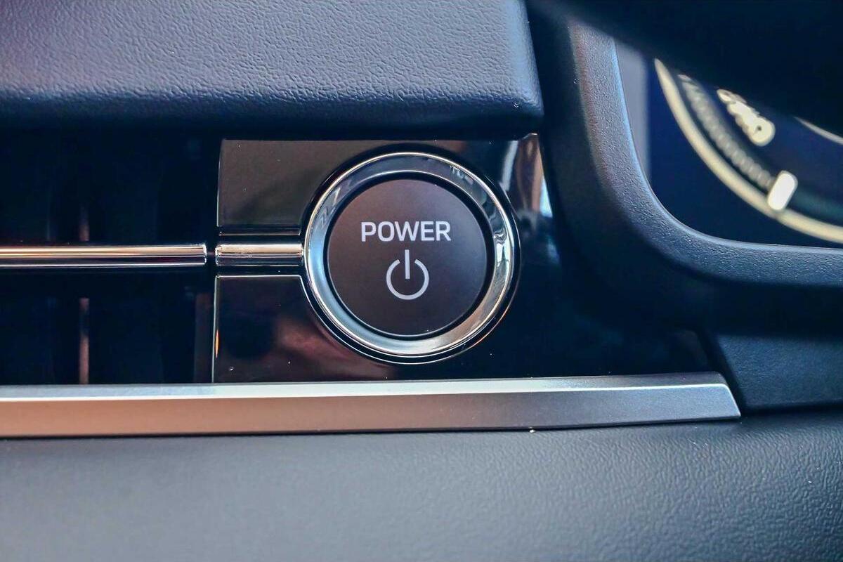 2024 Mitsubishi Outlander PHEV ES ZM Auto AWD MY24 image 17