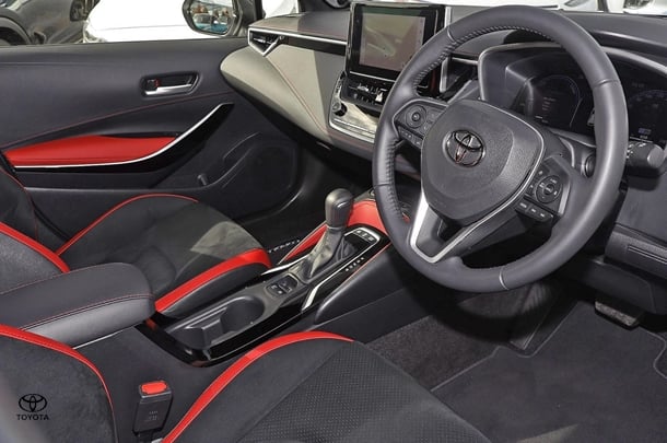 2023 Toyota Corolla ZR image 3