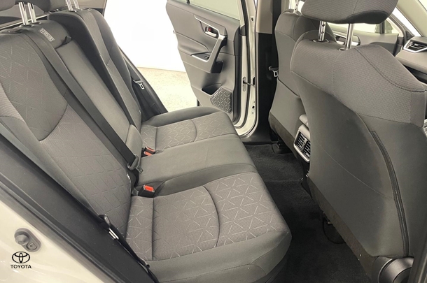 2023 Toyota RAV4 Hybrid GXL-2WD image 21