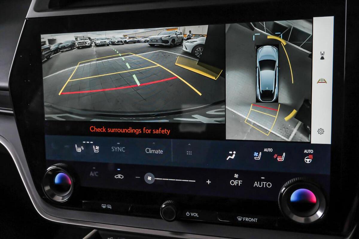 2025 Lexus RZ RZ450e Sports Luxury Auto image 10