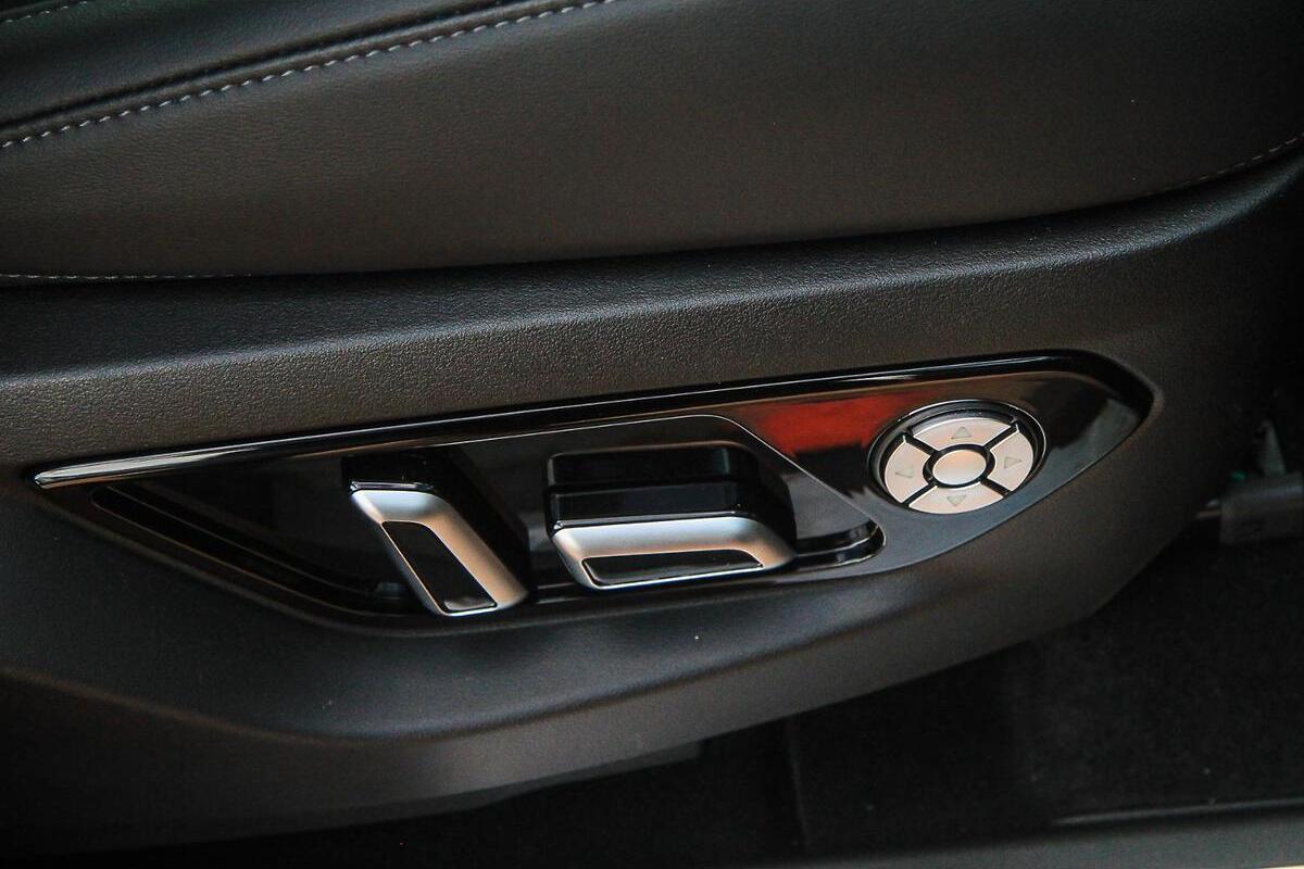 2025 GWM Tank 500 Lux Hybrid Auto 4WD image 17