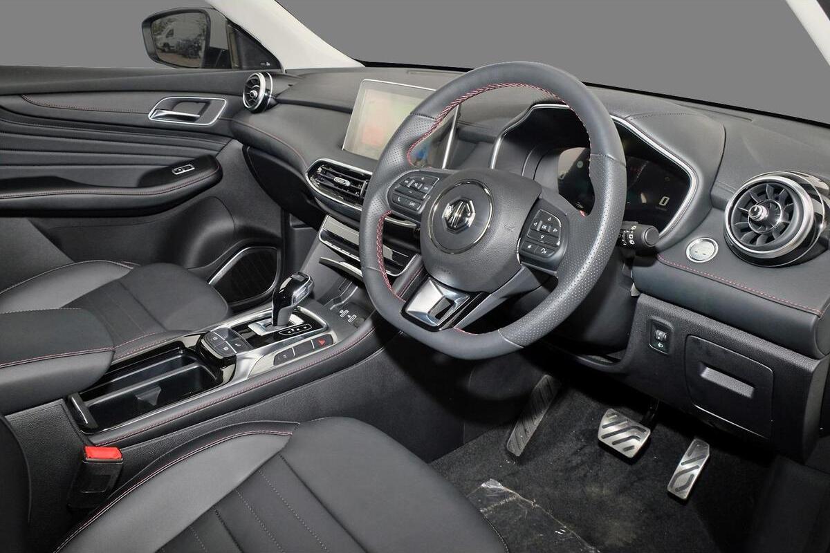 2024 MG HS Plus EV Essence Auto FWD MY23 image 6