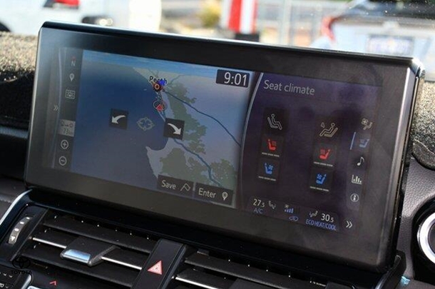 2022 Toyota Landcruiser VX image 12