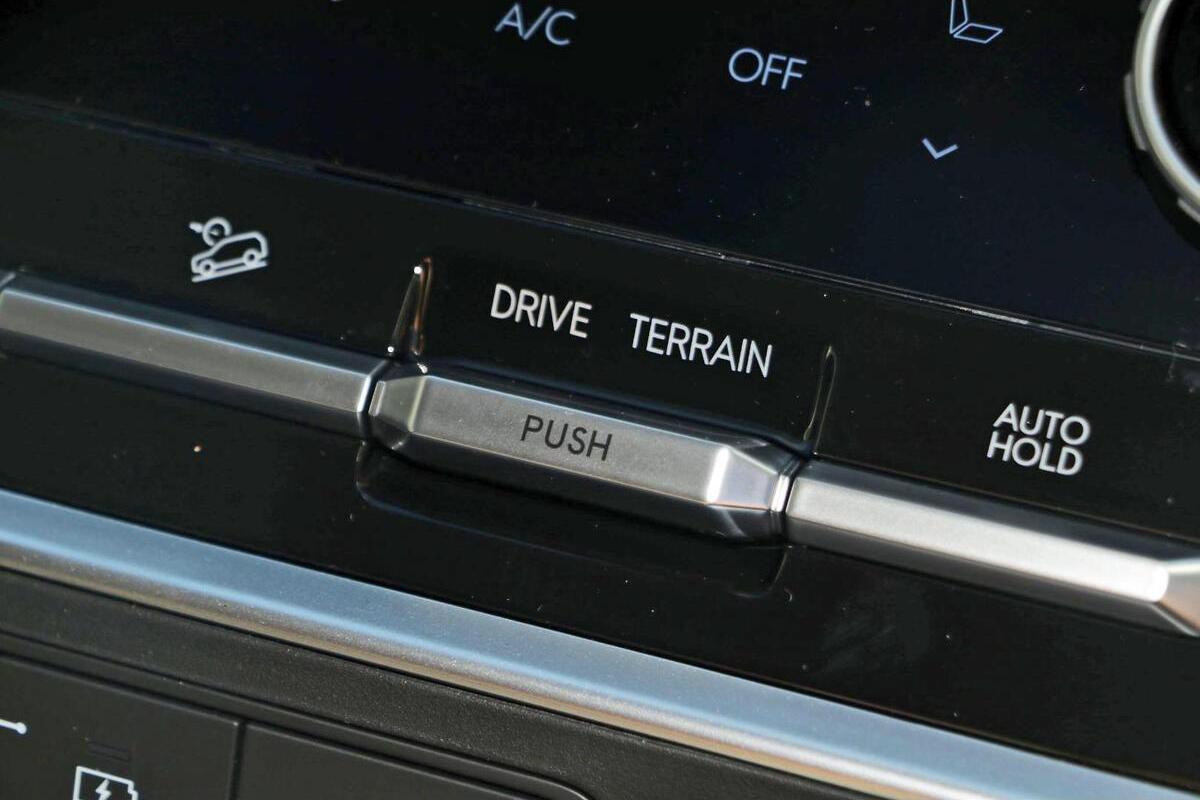 2025 Hyundai Santa Fe Hybrid Auto AWD MY25 image 15