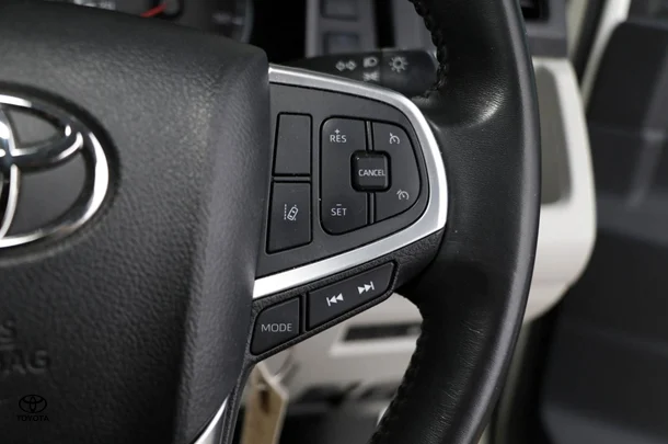 2019 Toyota Hiace LWB image 16