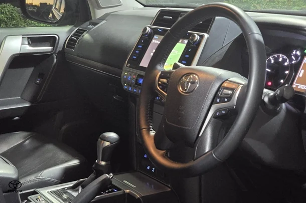 2019 Toyota Prado VX image 11