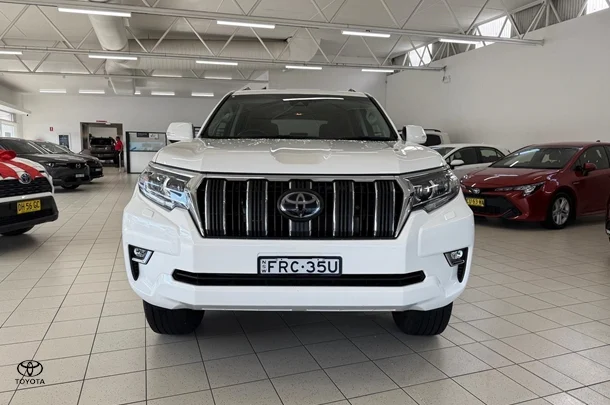 2022 Toyota Prado GXL image 2