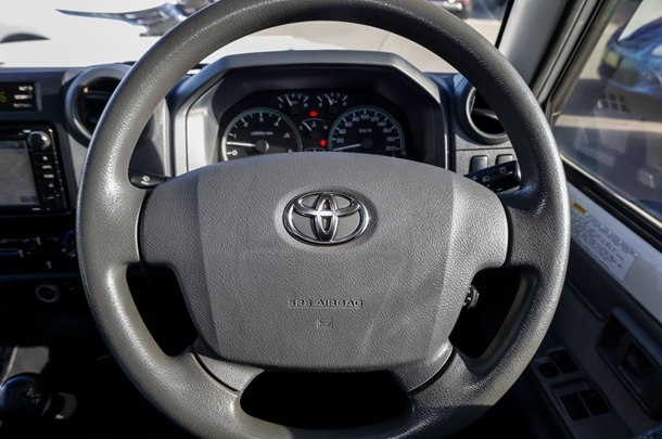 2020 Toyota LC MILITARY GXL image 8