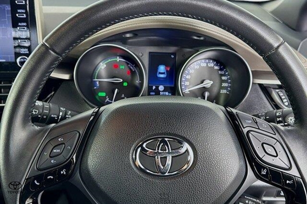 2022 Toyota C-HR Hybrid Koba 2WD image 13
