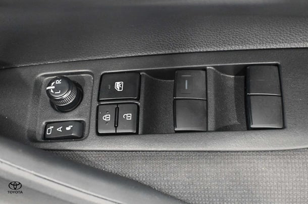 2024 Toyota Corolla Hatch Hybrid Ascent Sport image 19