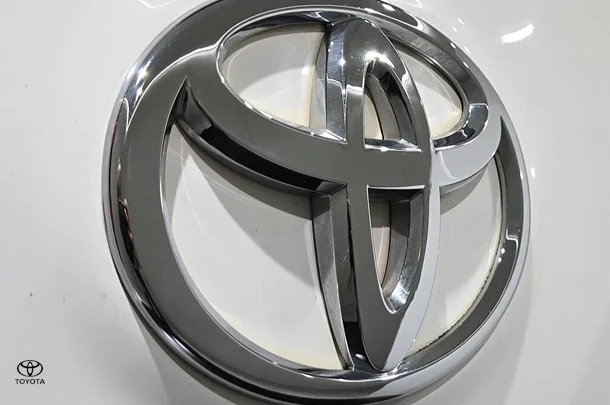 2019 Toyota Prado GX image 7