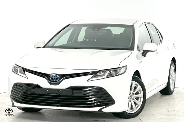 2020 Toyota Camry Hybrid Ascent image 1