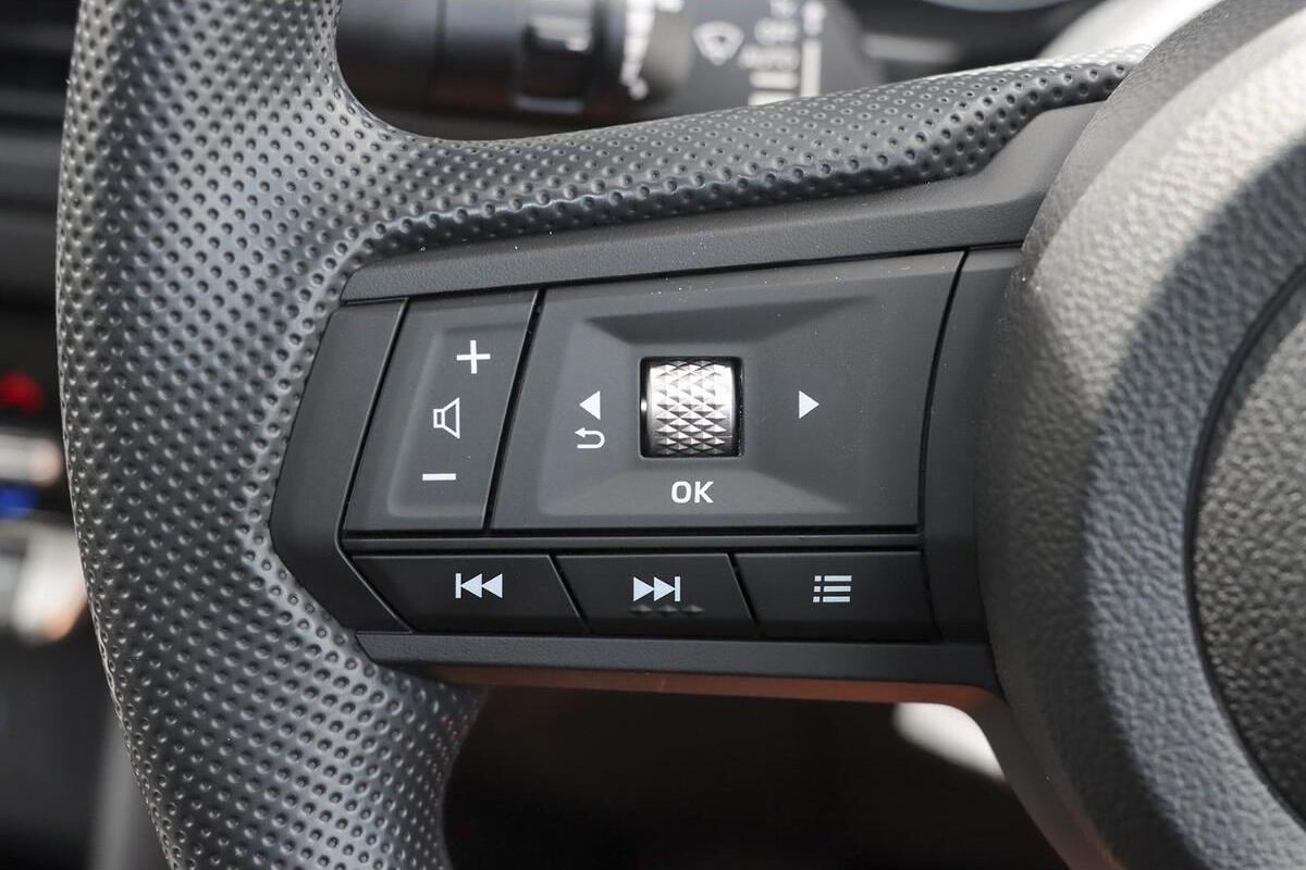 2025 Mitsubishi Triton GLX+ MV Auto 4X4 MY25 Double Cab image 11