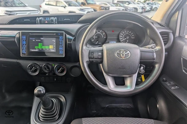 2017 Toyota Hilux Workmate image 13