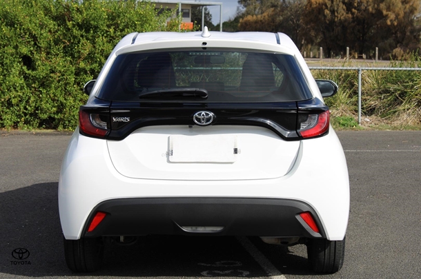 2021 Toyota Yaris Ascent Sport image 10