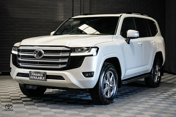 2024 Toyota Landcruiser VX image 4