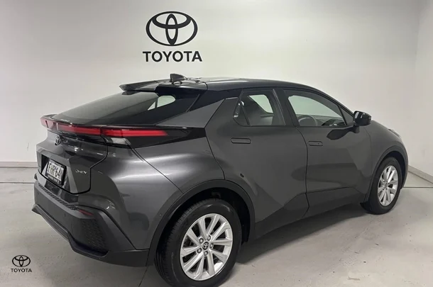 2023 Toyota C-HR Hybrid GXL-2WD image 8