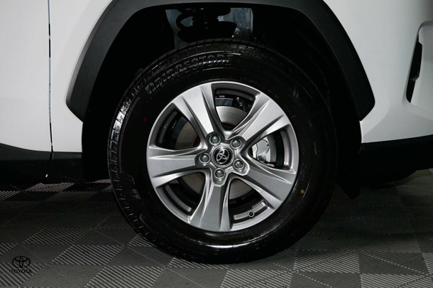 2024 Toyota RAV4 Hybrid GX 2WD image 7