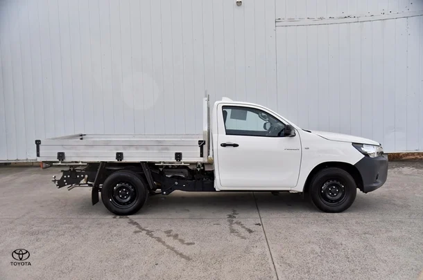 2023 Toyota Hilux 4x2 Workmate image 6
