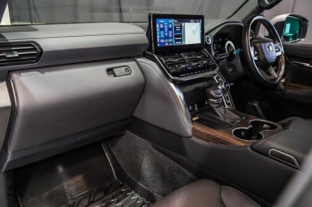 2023 Toyota Landcruiser VX image 26