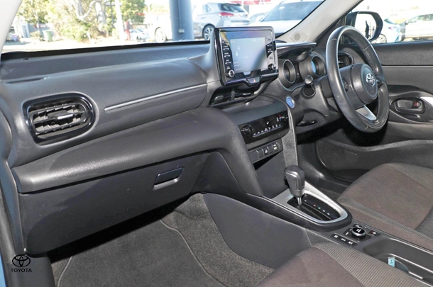 2021 Toyota Yaris Cross Hybrid GX image 9