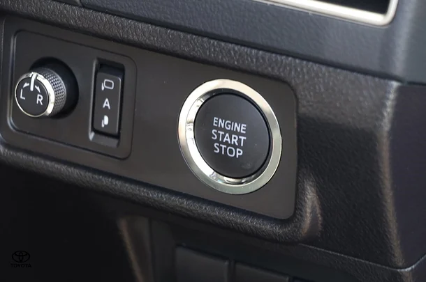 2023 Toyota Prado VX image 3