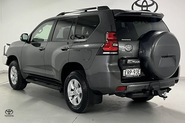 2022 Toyota Prado GXL image 8