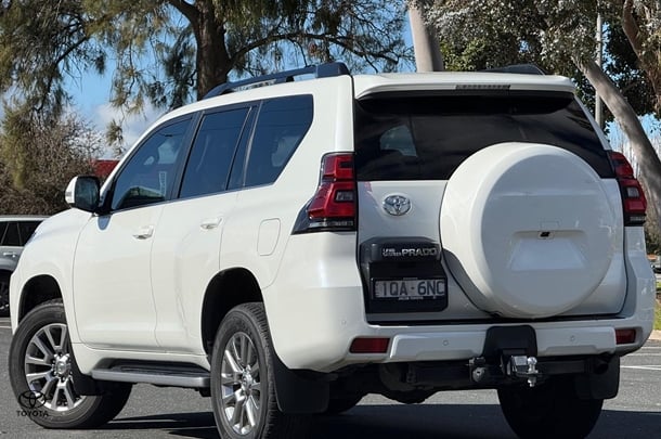 2019 Toyota LANDCRUISER PRADO VX image 5