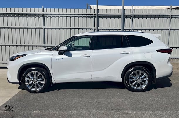 2023 Toyota Kluger Hybrid AWD GRANDE image 5