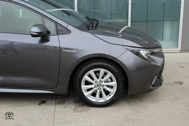 2023 Toyota Corolla Hatch Hybrid Ascent Sport image 4