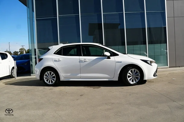 2023 Toyota Corolla Hatch Hybrid Ascent Sport image 2
