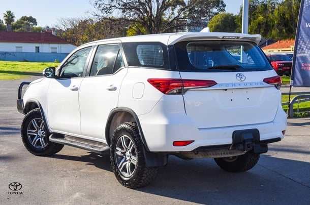 2019 Toyota Fortuner GX image 2