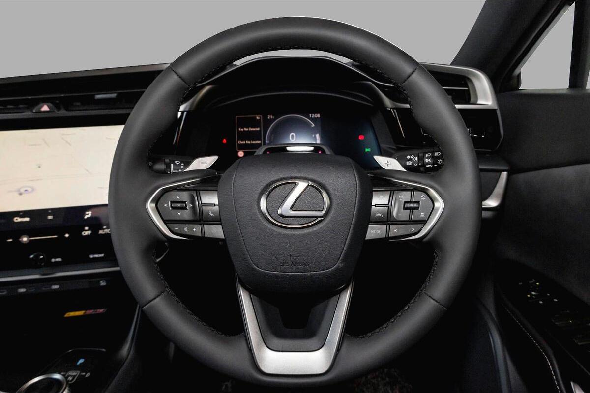 2024 Lexus RZ RZ450e Luxury Auto image 8