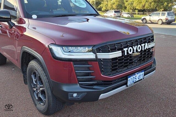 2022 Toyota Landcruiser GR-S image 12