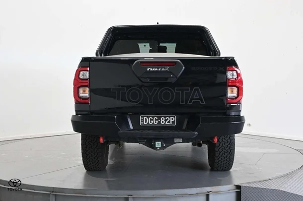 2021 Toyota Hilux 4x4 Rugged X image 6