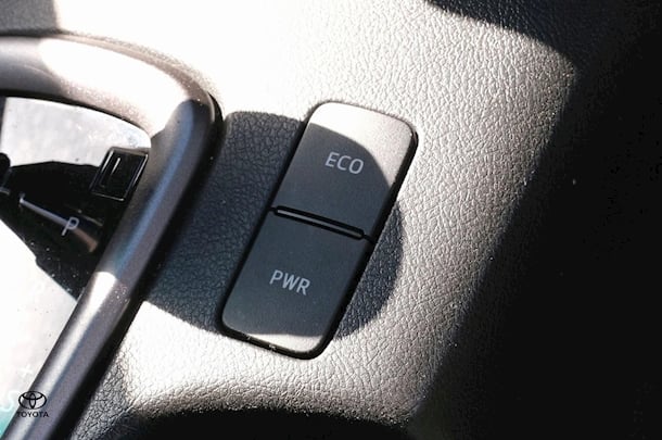 2023 Toyota Hilux GR Sport image 19