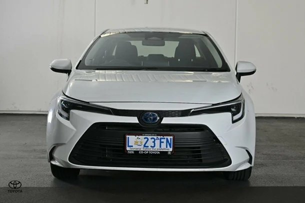 2023 Toyota Corolla Sedan Hybrid Ascent Sport image 2