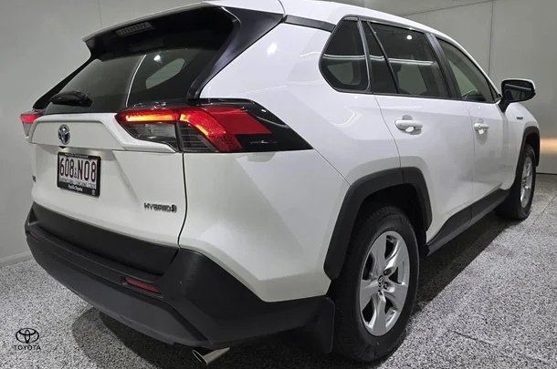 2021 Toyota RAV4 Hybrid GX AWD image 2