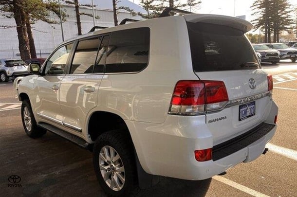 2017 Toyota Landcruiser Sahara image 5
