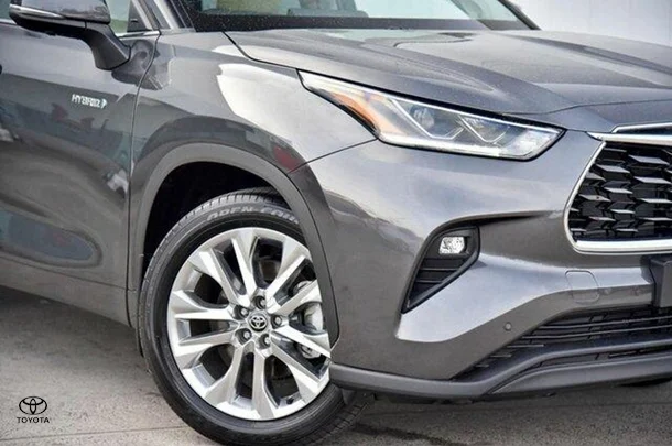 2023 Toyota Kluger Hybrid AWD GRANDE image 2