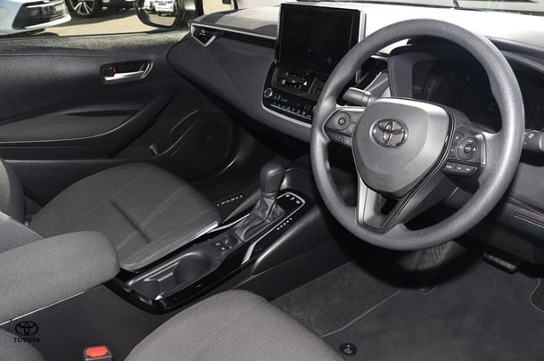 2024 Toyota Corolla Sedan Hybrid Ascent Sport image 4