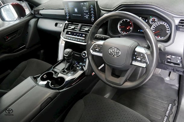 2024 Toyota Landcruiser GX image 8