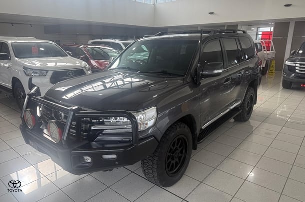 2018 Toyota Landcruiser Sahara image 3