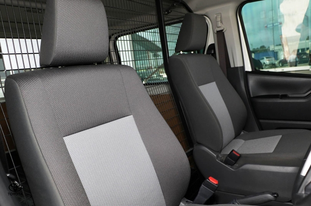 2019 Toyota Hiace LWB image 11
