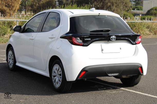 2021 Toyota Yaris Ascent Sport image 8
