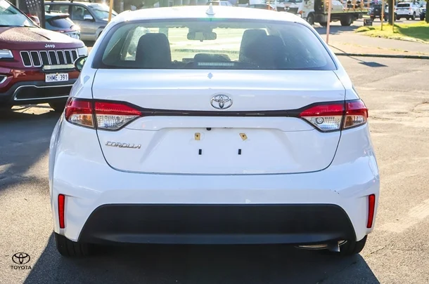 2023 Toyota Corolla Sedan Ascent Sport image 5