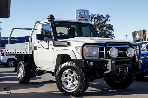 2020 Toyota LC MILITARY GXL image 1