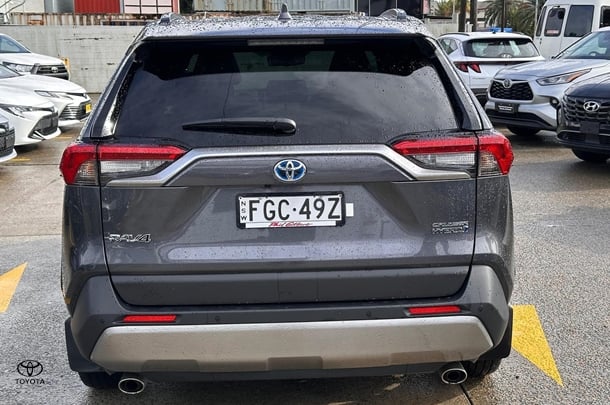 2024 Toyota RAV4 Hybrid Cruiser 2WD image 5